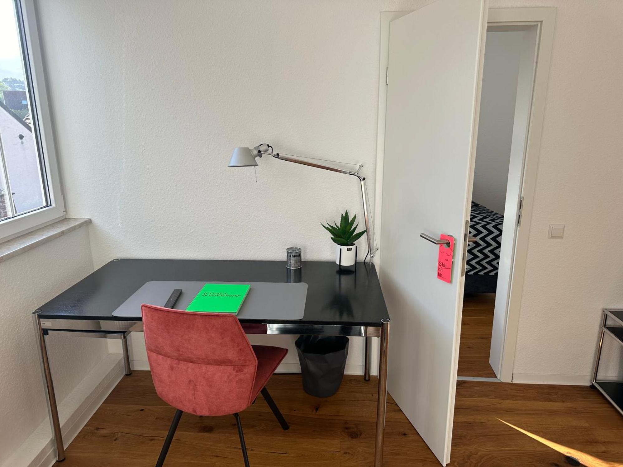 Stylisches Apartment Mit Grossem Tageslichbad Am Marktplatz Leonberg Exterior photo